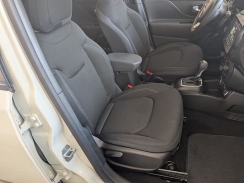 Used 2023 Jeep Renegade Altitude AWD/4WD image 20