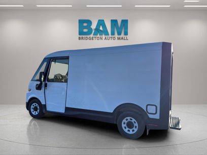 New 2025 Chevrolet Brightdrop 400 w/ Power Door Package