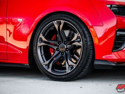 Used 2017 Chevrolet Camaro SS image 62