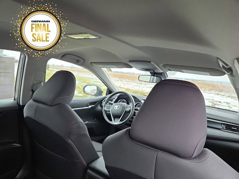 Used 2022 Toyota Camry LE image 25