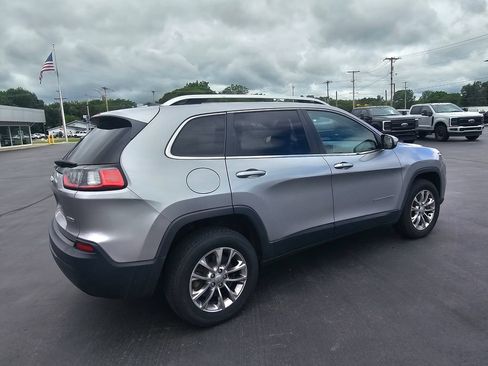 Used 2019 Jeep Cherokee Latitude Plus AWD/4WD image 5