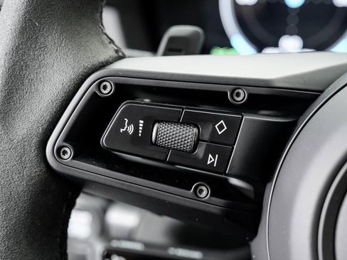 Certified 2025 Porsche 911 Carrera GTS image 13