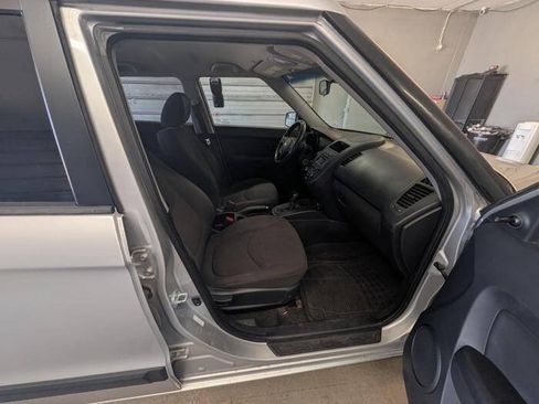 Used 2012 Kia Soul FWD image 29