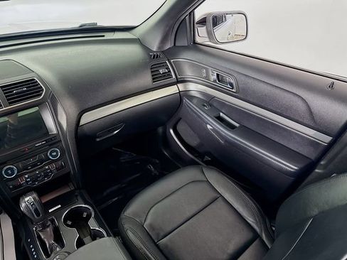 Certified 2018 Ford Explorer XLT w/ Equipment Group 202A image 24