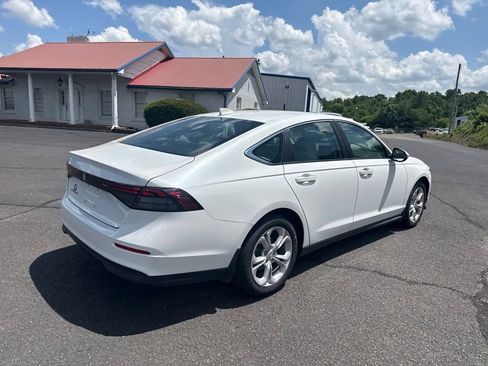 Used 2024 Honda Accord LX image 10