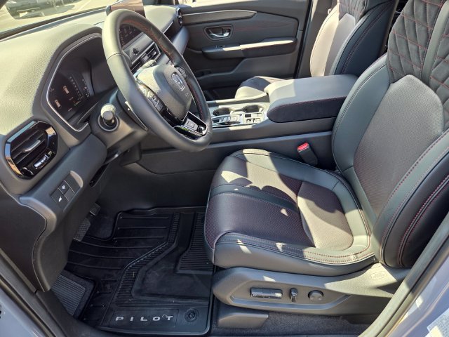 New 2026 Honda Pilot Black Edition image 9