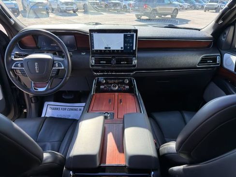 Used 2023 Lincoln Navigator Reserve image 18