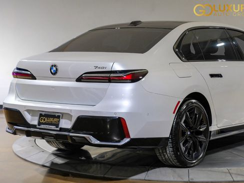 Used 2024 BMW 740i w/ Premium Package 2 image 13