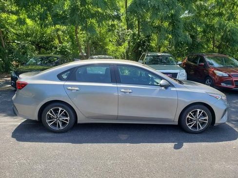 Used 2023 Kia Forte LXS FWD image 2