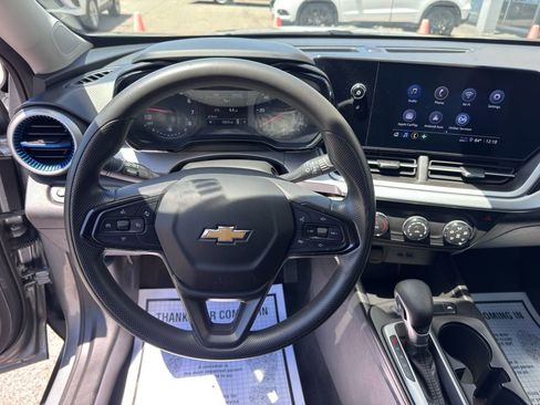 Used 2024 Chevrolet Trax LS w/ Driver Confidence Package FWD image 16
