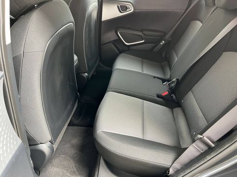 Used 2025 Kia Soul LX w/ LX Technology Package FWD image 28