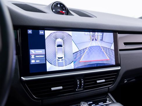 Certified 2021 Porsche Cayenne image 25