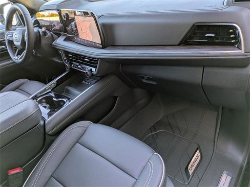 New 2026 Chevrolet Suburban Premier image 36