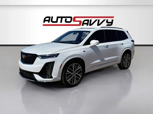 Used 2024 Cadillac XT6 Sport w/ Technology Package AWD/4WD image 3