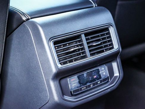 New 2026 Volkswagen Atlas SE image 31