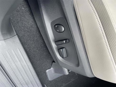 New 2025 Nissan Pathfinder SL image 14