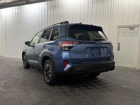 Used 2025 Subaru Forester Premium AWD/4WD image 3