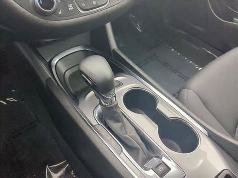 Used 2023 Chevrolet Malibu LT FWD image 12