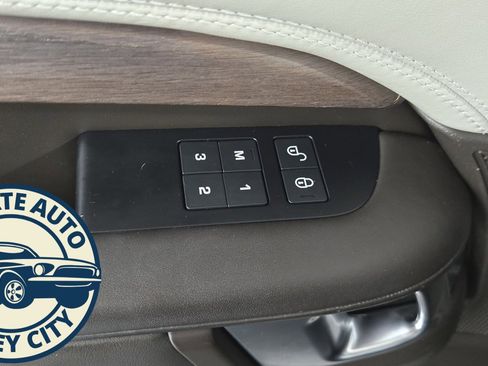 Used 2019 Land Rover Discovery HSE Luxury image 30