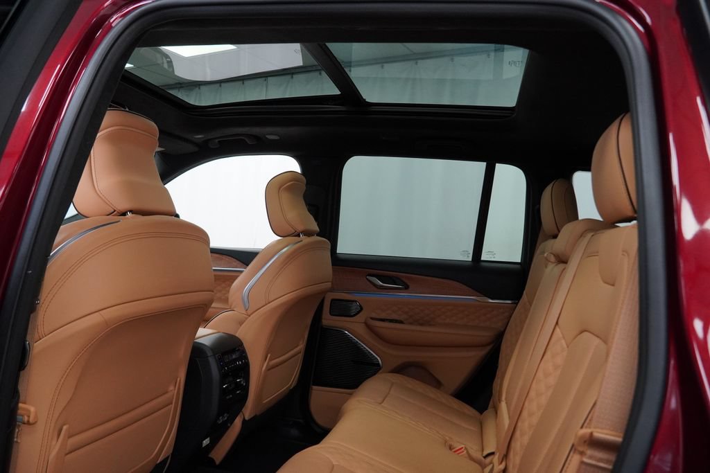 Certified 2025 Jeep Grand Cherokee Summit AWD/4WD image 3