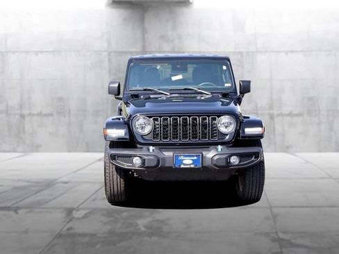 Used 2024 Jeep Wrangler Unlimited AWD/4WD image 3