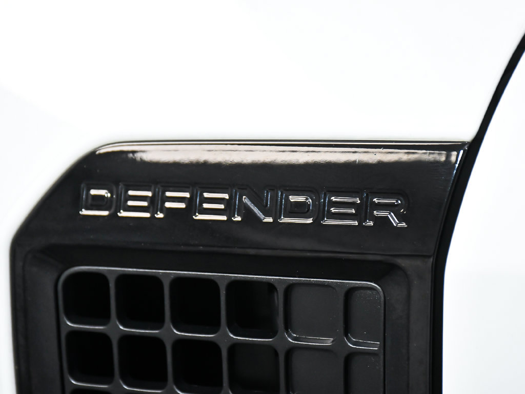 Used 2021 Land Rover Defender 110 SE AWD/4WD image 97