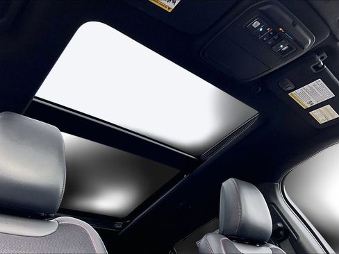 Certified 2025 Ford Explorer ST image 22