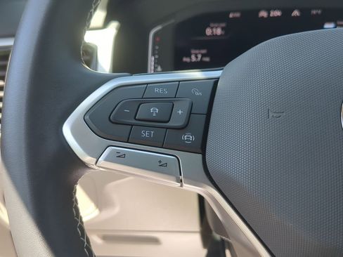 Used 2022 Volkswagen Atlas SE image 34