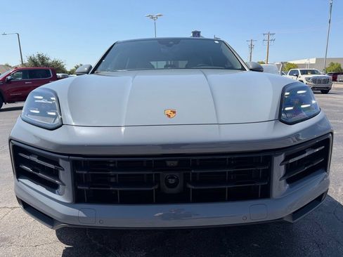 Used 2024 Porsche Cayenne Coupe AWD/4WD image 7