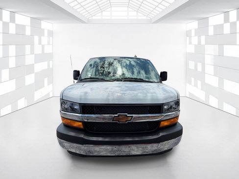 Used 2025 Chevrolet Express 3500 LT w/ LT Preferred Equipment Group RWD image 2