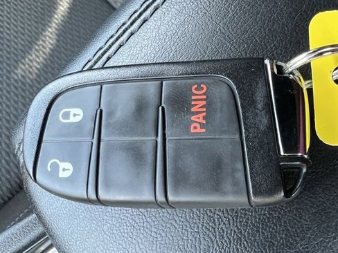 Used 2025 Jeep Compass Sport image 38