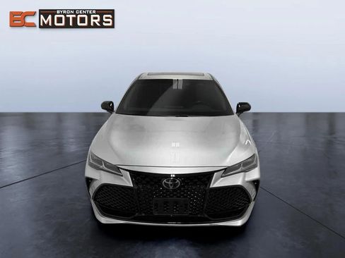 Used 2019 Toyota Avalon Touring image 8