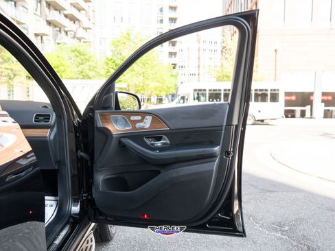 Used 2020 Mercedes-Benz GLS 580 4MATIC image 46