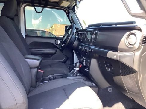 Used 2021 Jeep Gladiator Sport AWD/4WD image 27