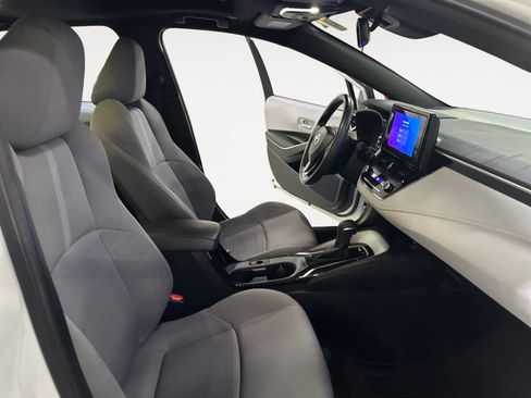 Used 2024 Toyota Corolla SE w/ SE Premium Package image 19