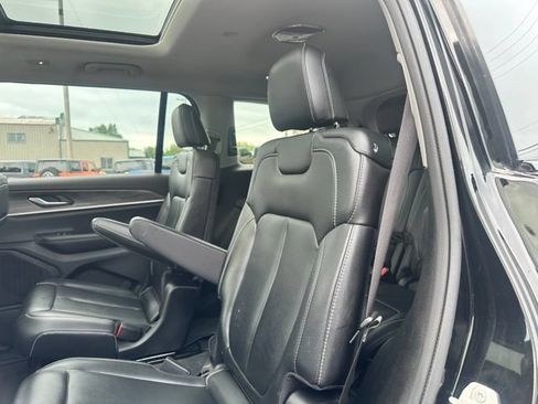 Used 2023 Jeep Grand Cherokee L Limited AWD/4WD image 22