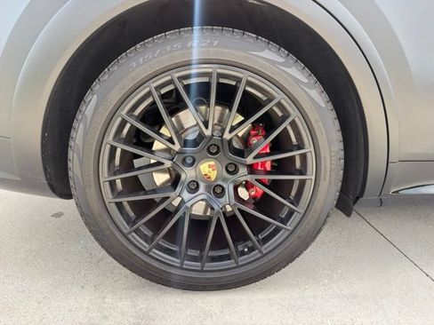 Used 2021 Porsche Cayenne GTS AWD/4WD image 20