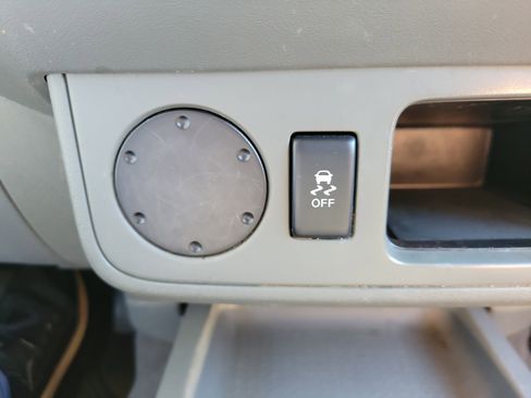 Used 2019 Nissan Frontier SV image 25