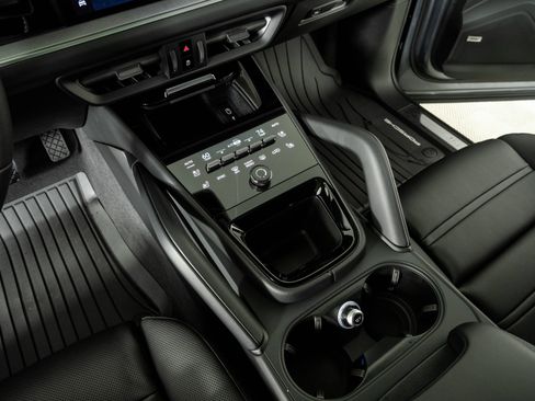 New 2026 Porsche Cayenne AWD/4WD image 18
