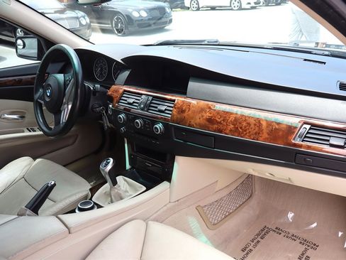 Used 2008 BMW 550i Sedan w/ Sport Pkg RWD image 18