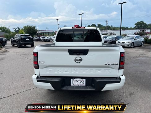 Used 2022 Nissan Frontier SV AWD/4WD image 6