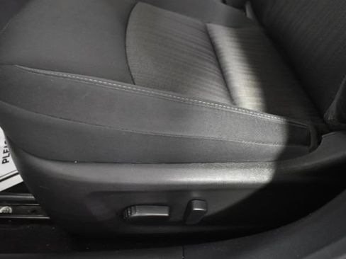 Used 2025 Nissan Altima 2.5 SV FWD image 12