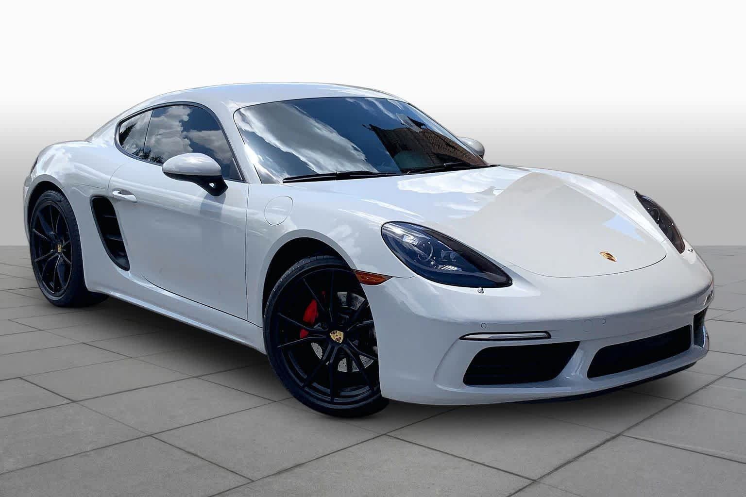 Used 2021 Porsche 718 Cayman RWD image 3