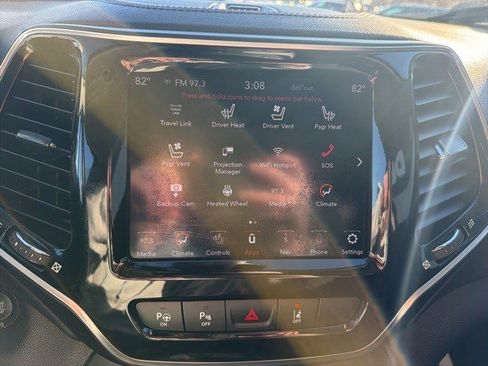 Used 2020 Jeep Cherokee Limited w/ Technology Group image 22