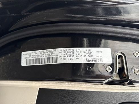 Used 2017 Chrysler Pacifica Touring Plus w/ Tire & Wheel Group image 18