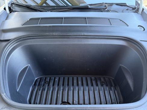 Used 2024 Tesla Model Y 2WD image 44