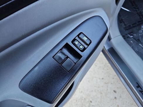 Used 2014 Toyota Tacoma 2WD Access Cab w/ Convenience Package image 21