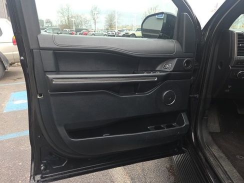 Used 2021 Ford Expedition XLT image 25