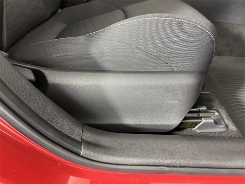 Used 2021 Toyota Corolla image 36