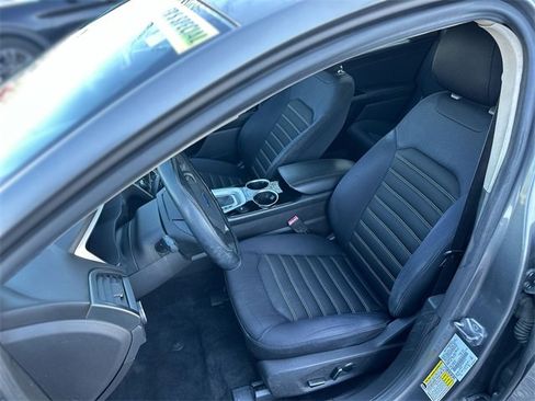 Used 2013 Ford Fusion SE image 12